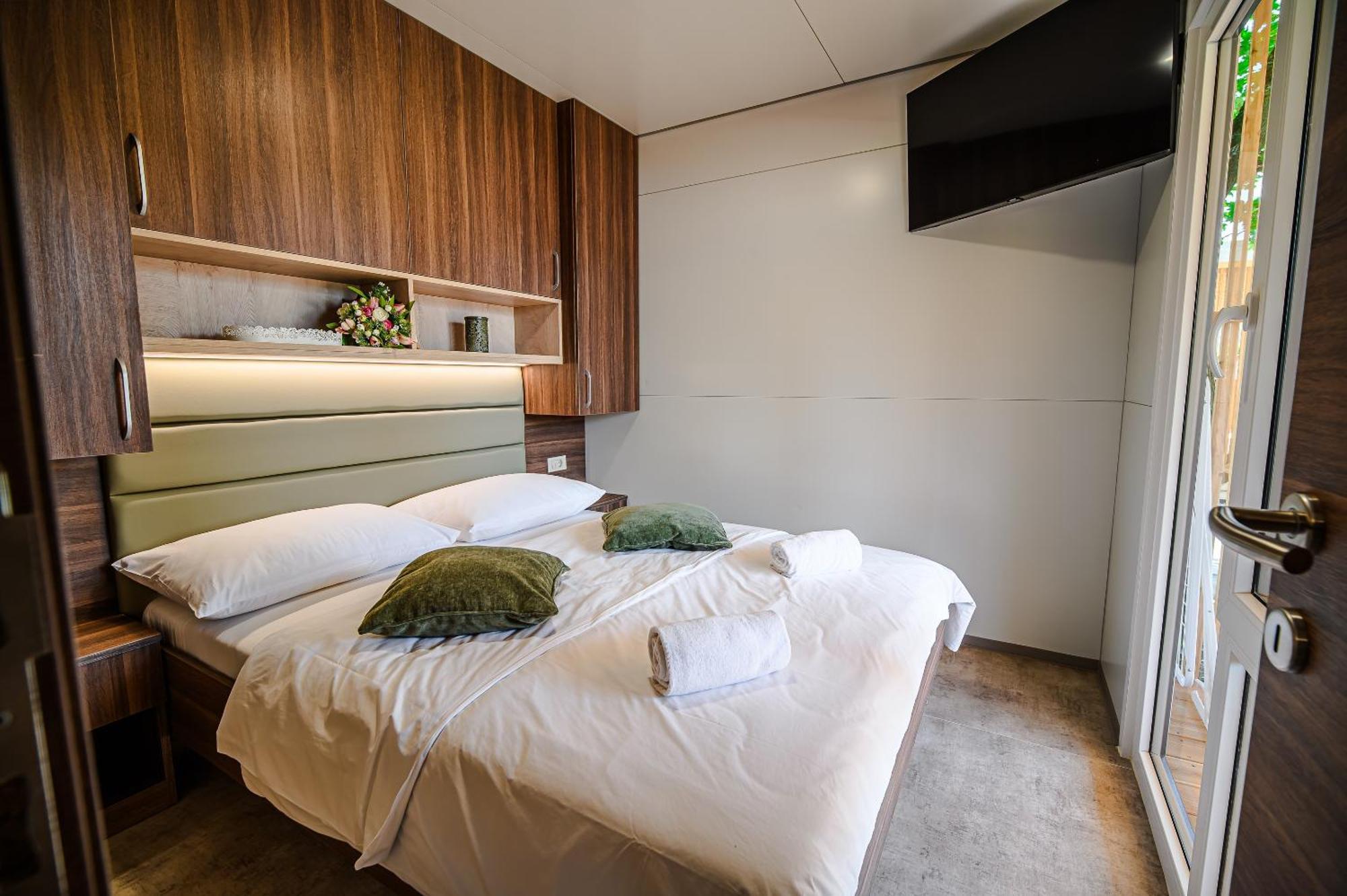 Premium Mobile Homes With Thermal Riviera Tickets Чатеж об Сави Стая снимка